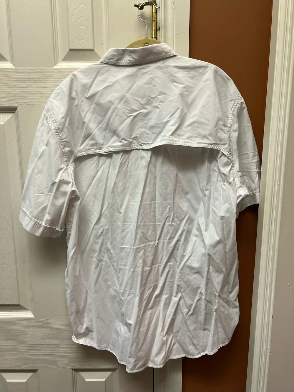 Izod White Surfcaster Polo-Style Short Sleeve Shirt